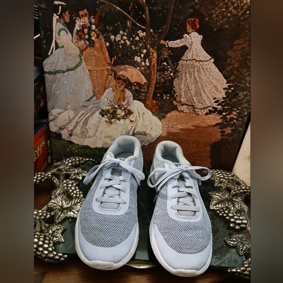 👟👟🧦Nike flex Blue & White sneakers👕👖Size 4Y, Nice Buy Nice Colors.❤️👋🛍 - Picture 2 of 13